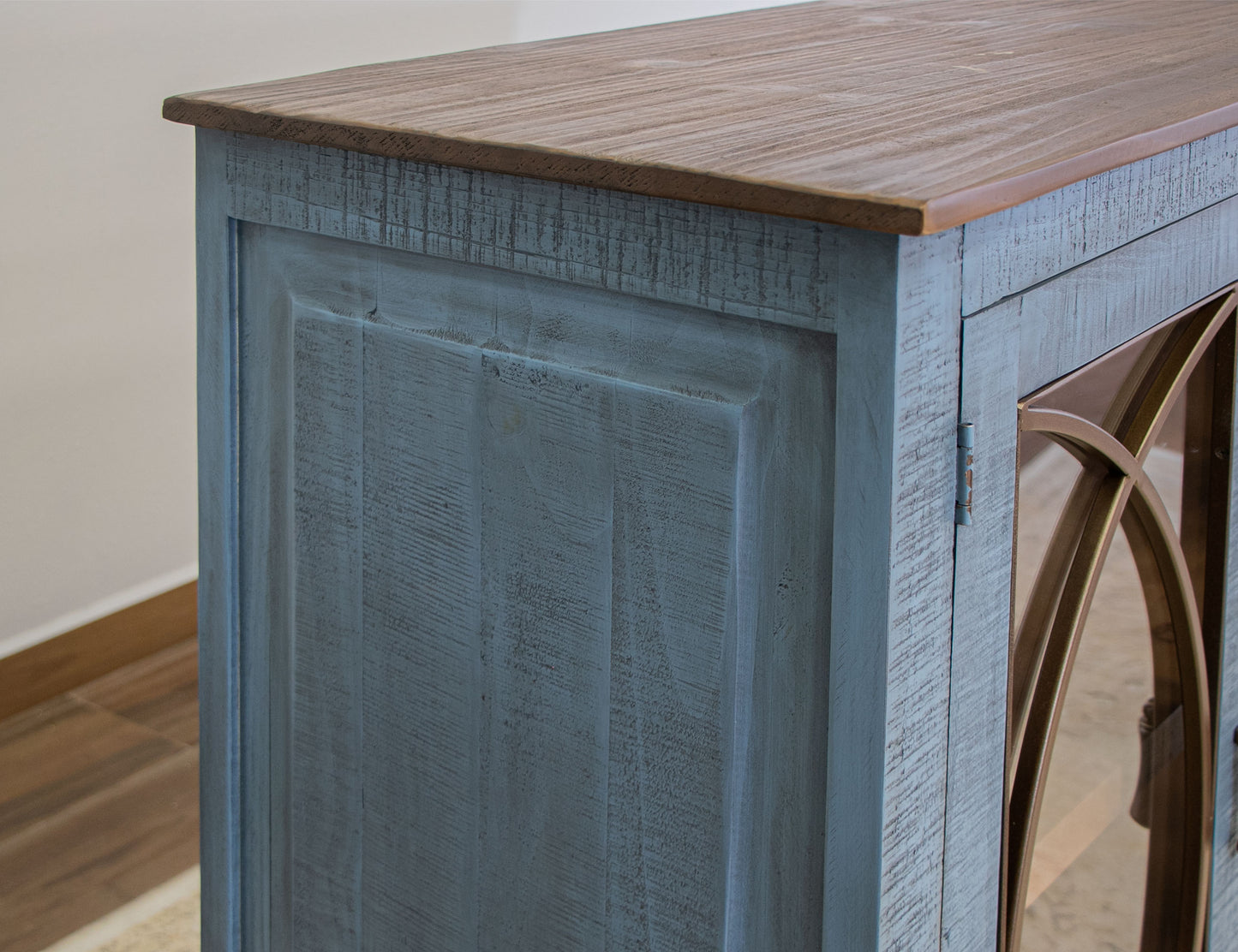 Swordfish 4 Door Console