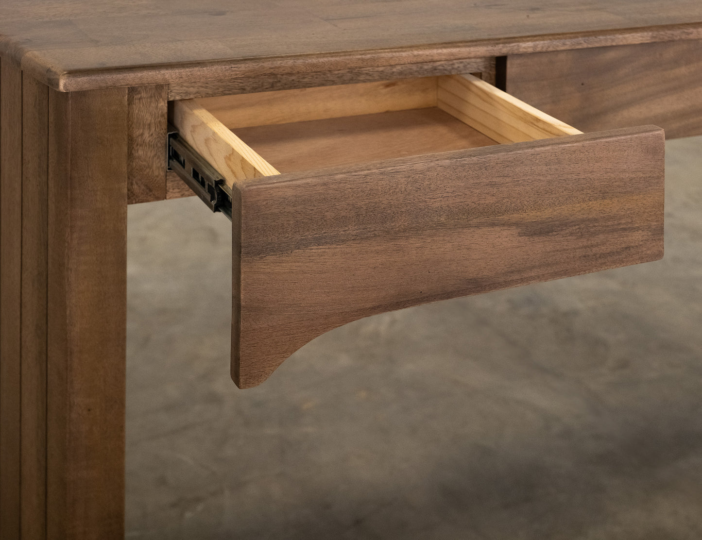 Plateau 3 Drawer Desk