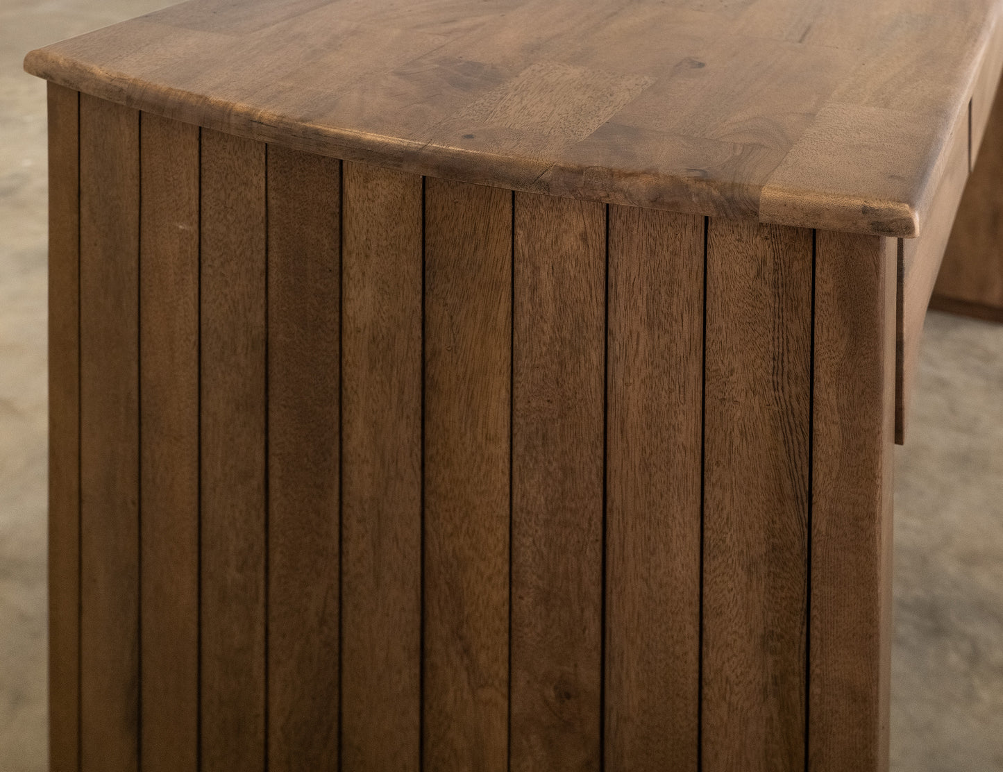 Plateau 3 Drawer Desk