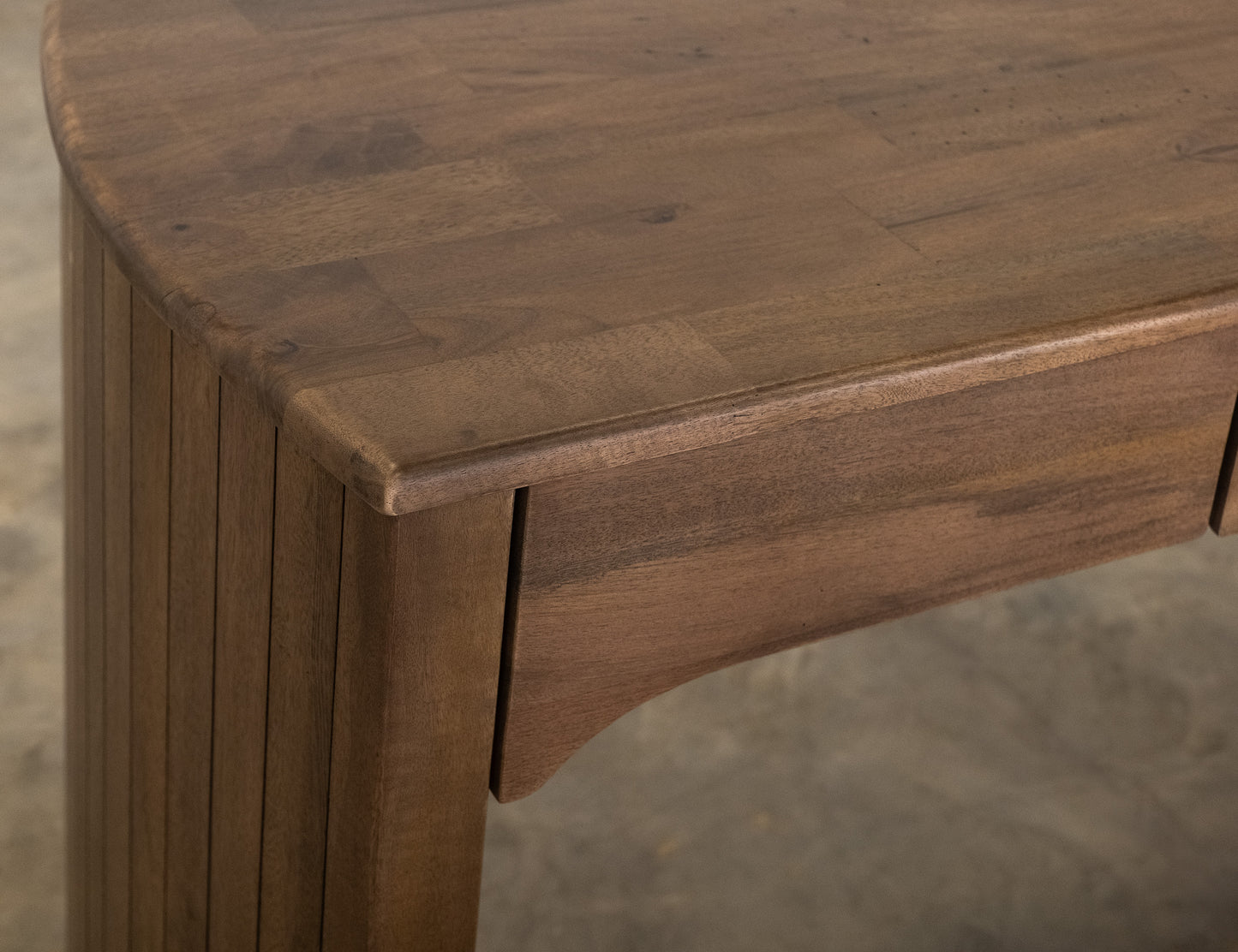 Plateau 3 Drawer Desk