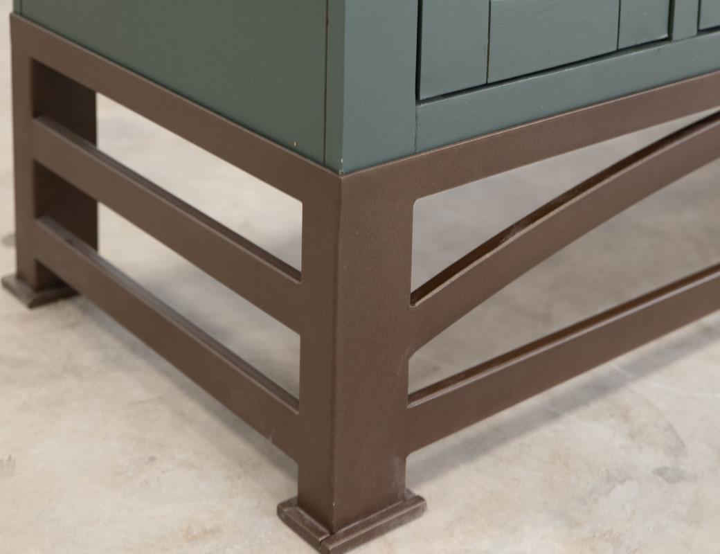 Volcanic Green Hutch