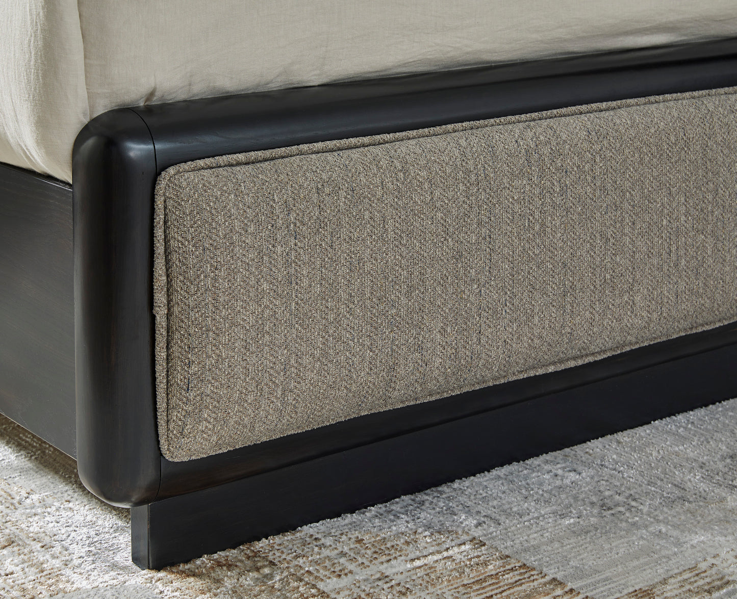 Briarstone Queen Upholstered Bed